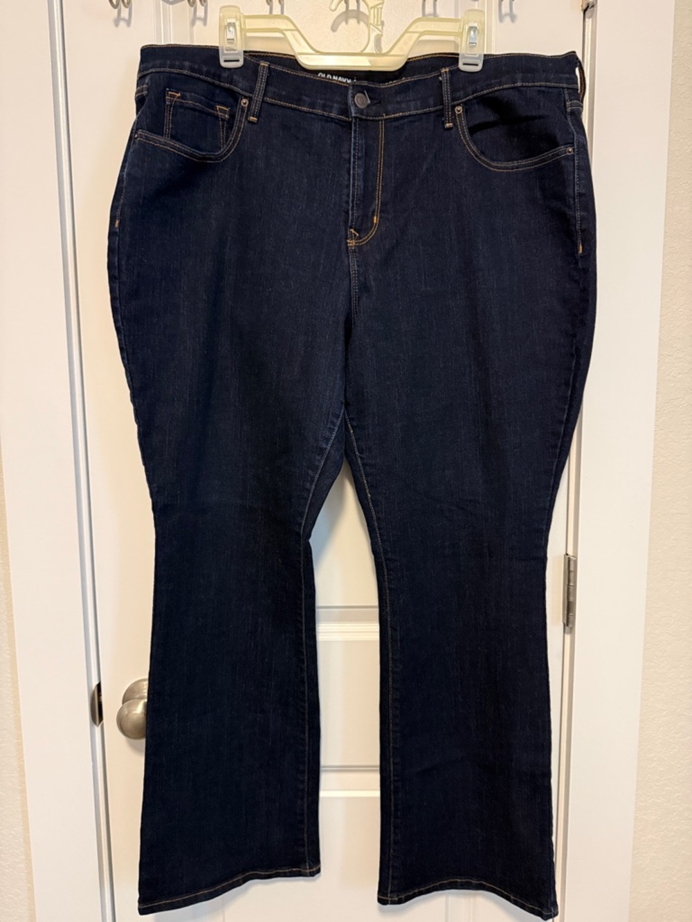 Old Navy Curvy Profile Mid-Rise Dark Blue Women’s Jeans - Boot Cut 18 short